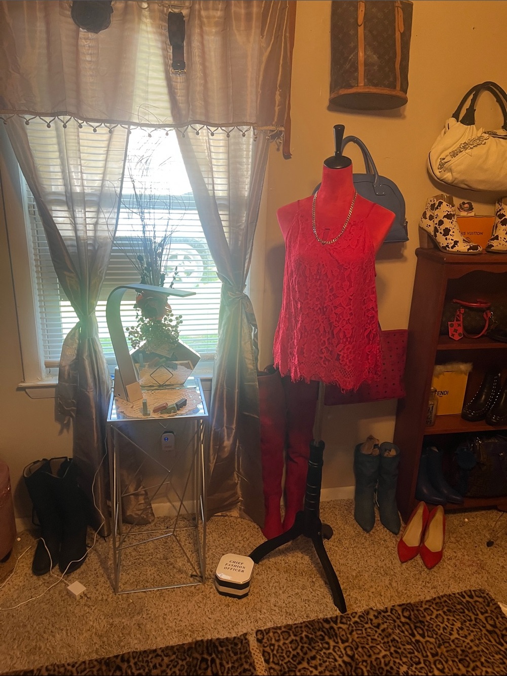 Red Lace Sleeveless Blouse - Brand Unspecified